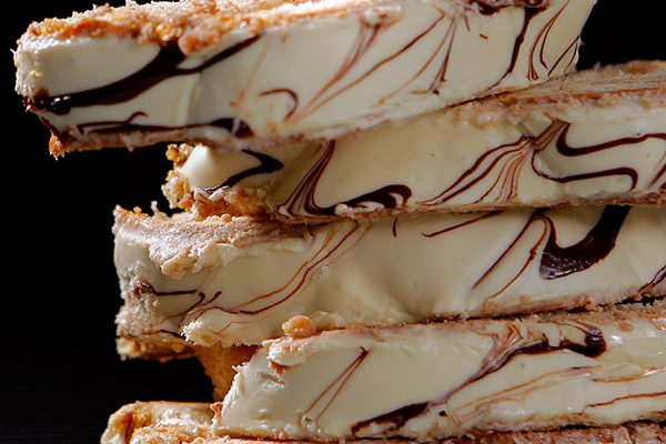 3.7 600x740 KEIK TSOUREKI CHOCO WHITE BLACKIIIIII